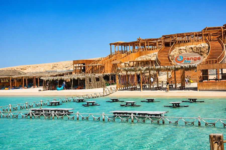 Hurghada: Orange Bay + Parasailing Adventure, Snorkeling and Lunch