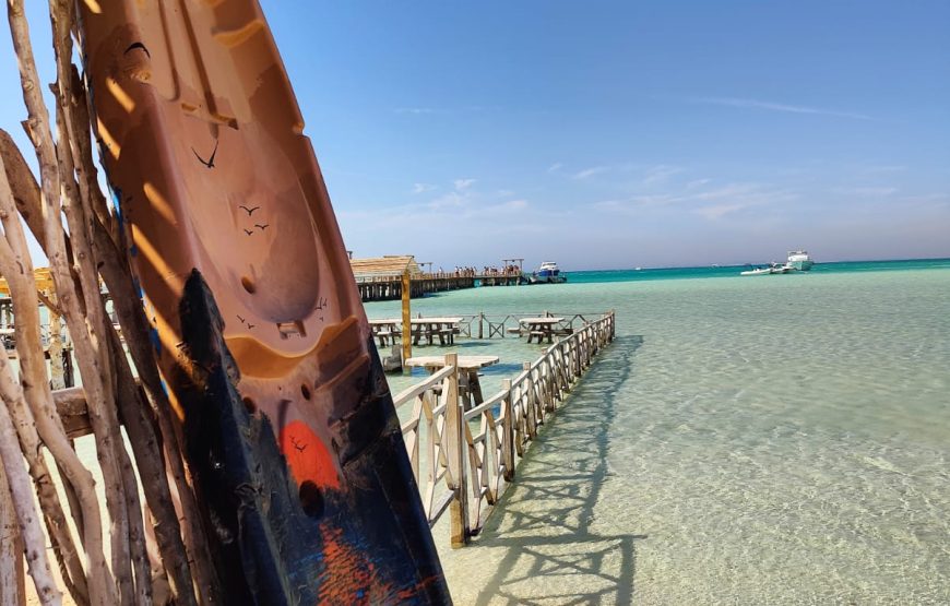 Hurghada: Orange Bay + Parasailing Adventure, Snorkeling and Lunch